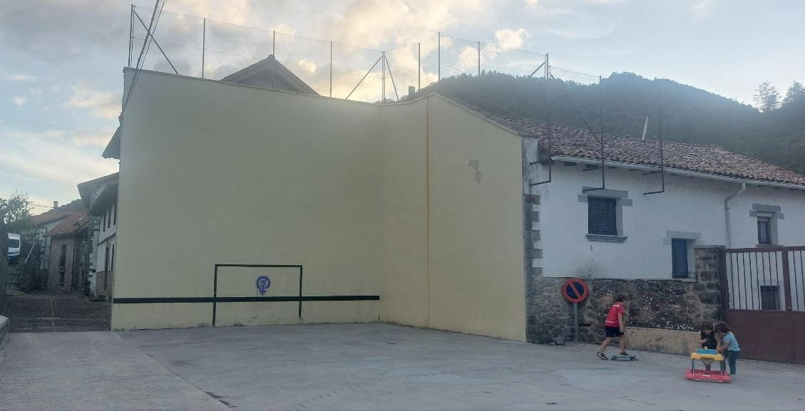 22 - Plaza de Vidángoz